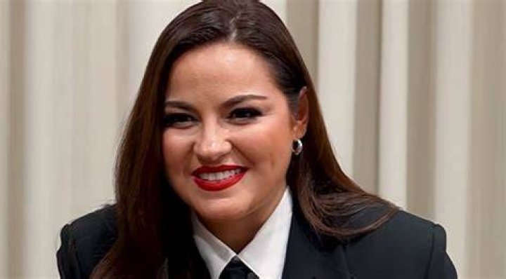 Maite Perroni weight