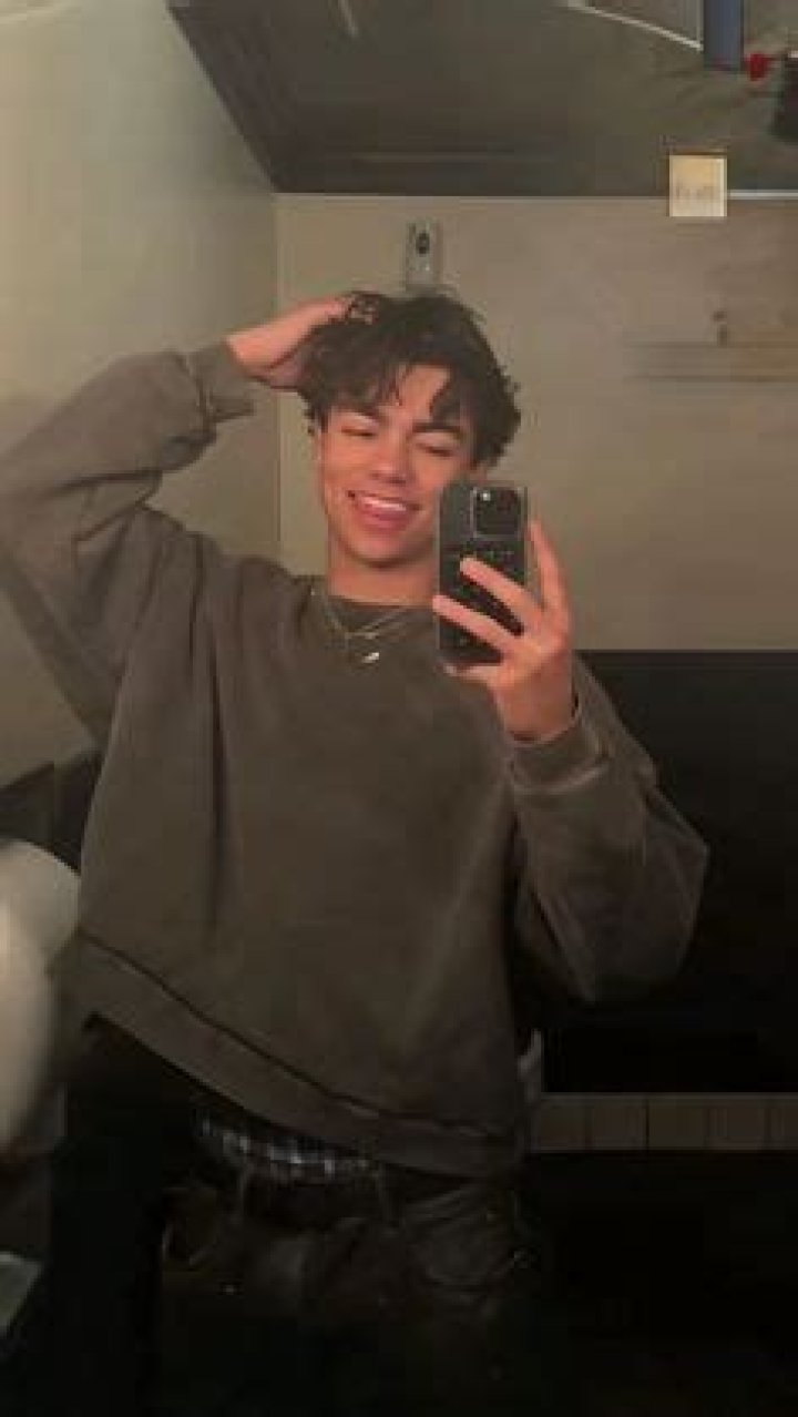 Malachi Barton in a selfie with his mother in March 2018