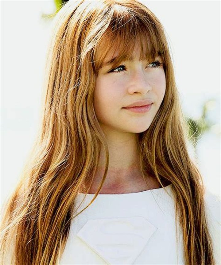 Malina Weissman as Young Kara Zor-El in a still from Supergirl