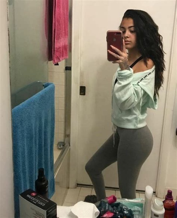 Malu Trevejo in a mirror selfie in January 2018