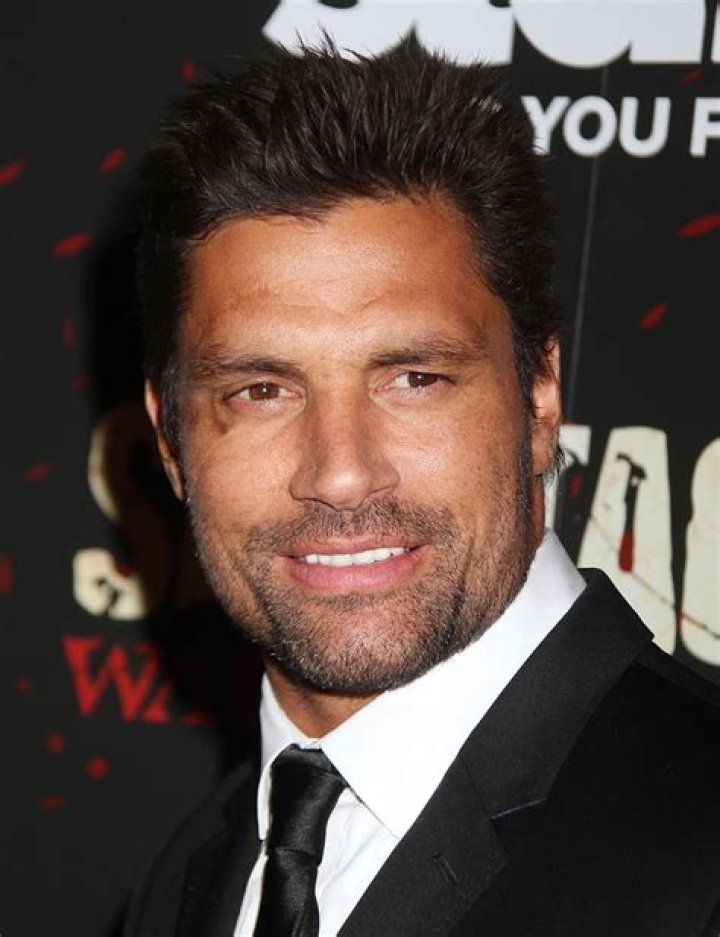 Manu Bennett at Sawyer Point Park in September 2018