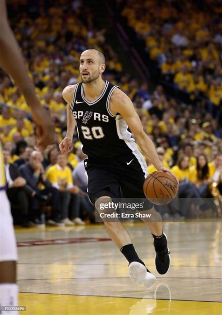 Manu Ginobili in action against Draymond Green on January 25, 2016 in Oakland