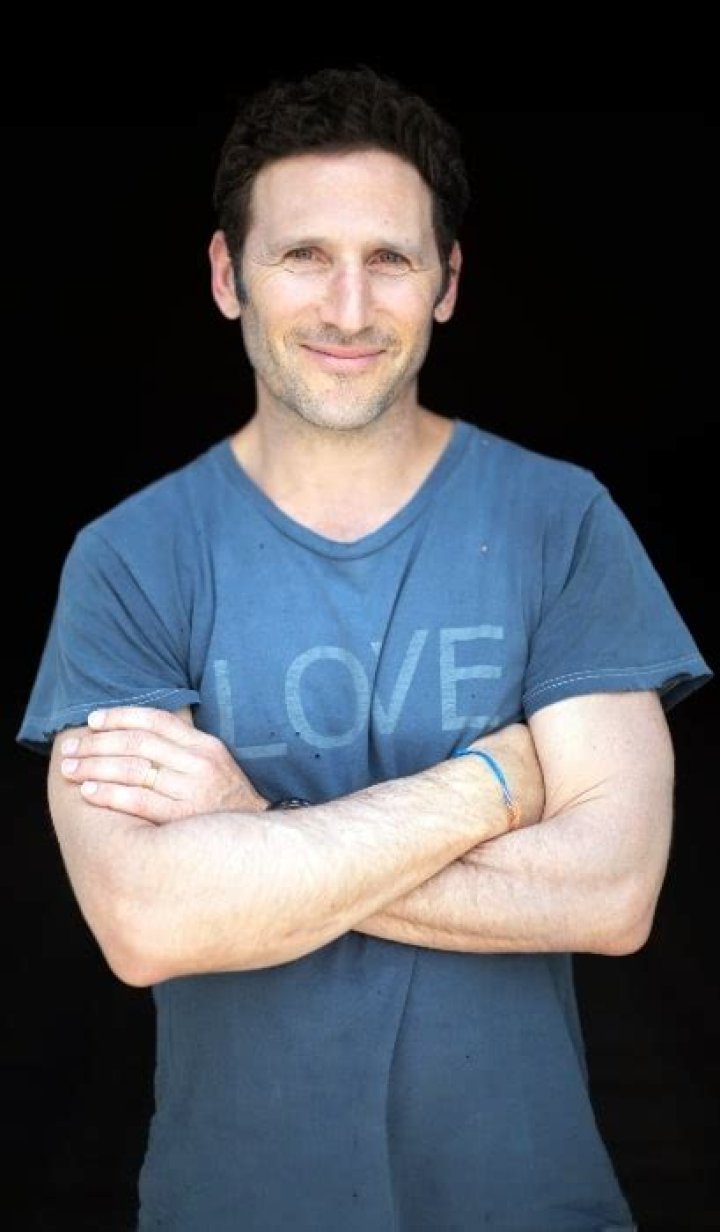 Mark Feuerstein as seen while smiling for the camera in 2020