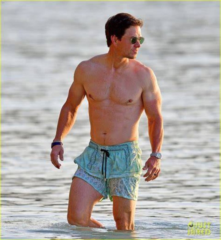 Mark Wahlberg shirtless