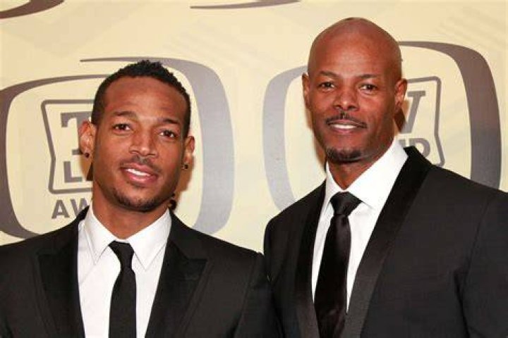 Marlon Wayans with his brother Mike Wayans' puppy in April 2018