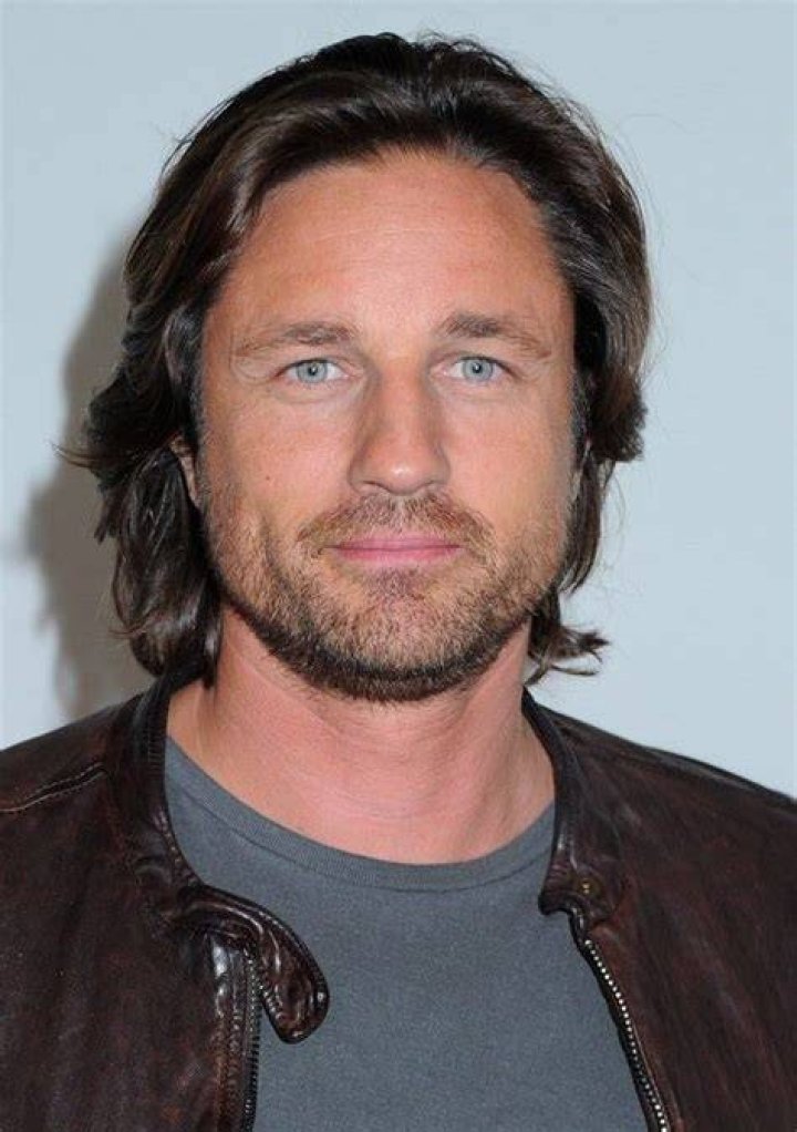Martin Henderson taking a selfie while also capturing the stunning clouds in Malibu, California in December 2020