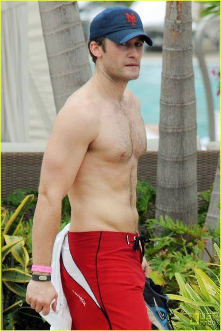 Matthew Morrison shirtless body