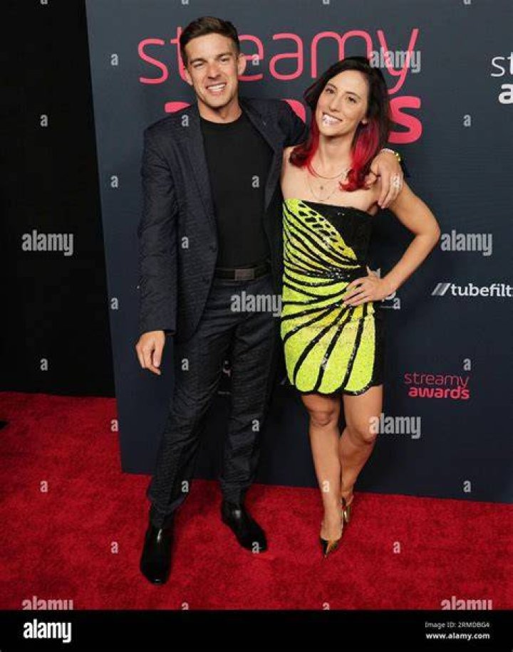 Matthew Patrick and Stephanie Patrick in an Instagram selfie in December 2015