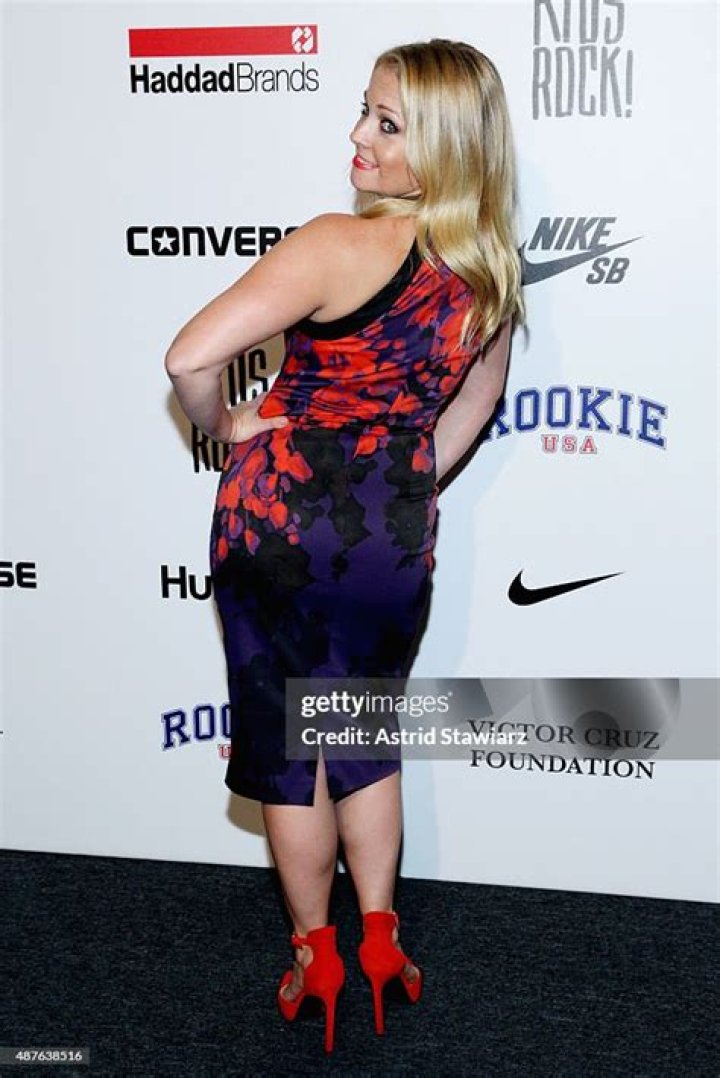 Melissa Joan Hart poses backstage at the Kids Rock! fashion show during Spring 2016 New York Fashion Week