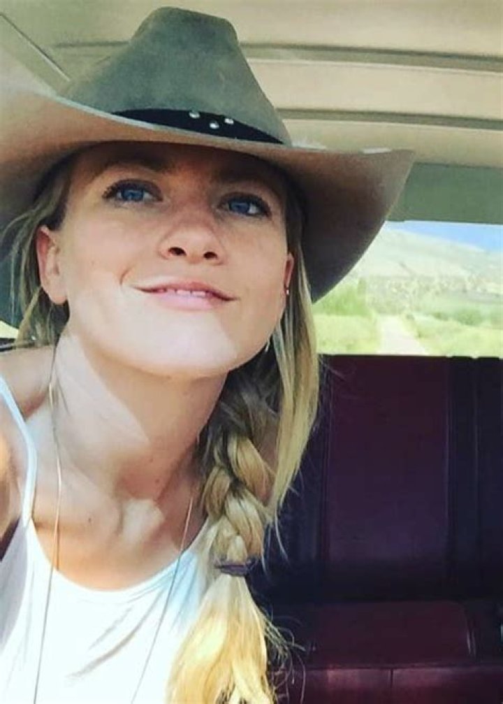 Meredith Hagner in a selfie with her dog in August 2014