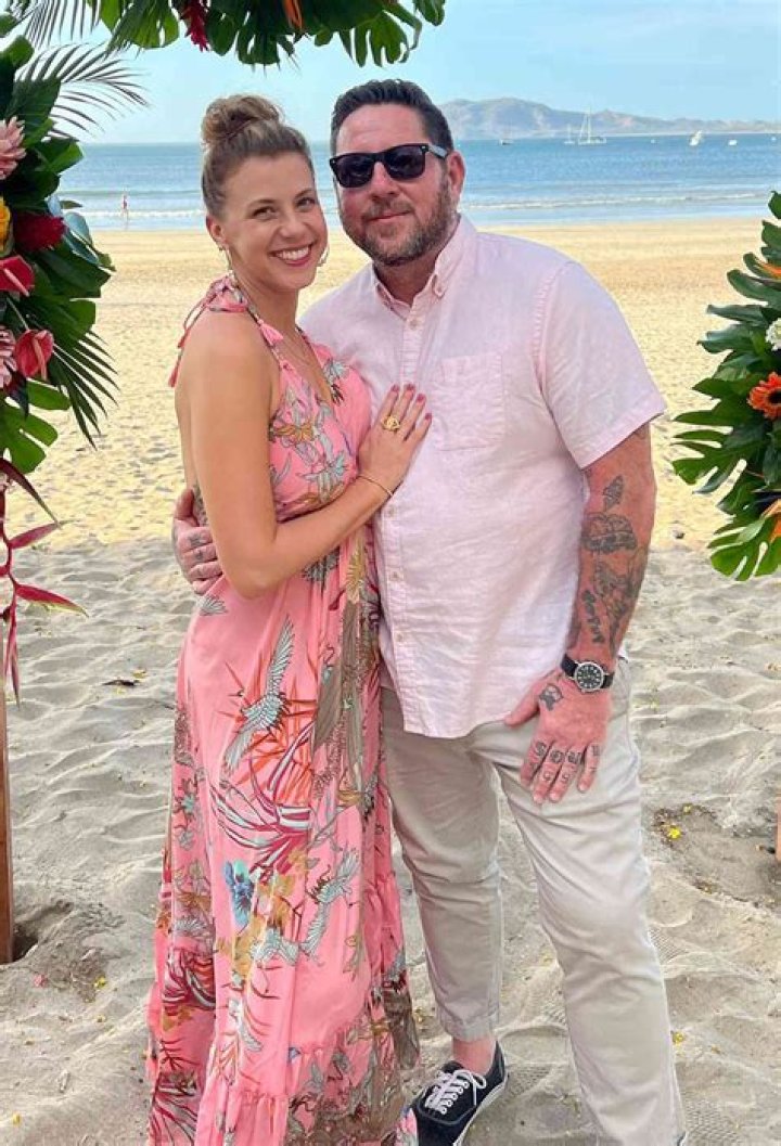 Mescal Wasilewski and his wife Jodie Sweetin in a selfie that was taken in September 2021