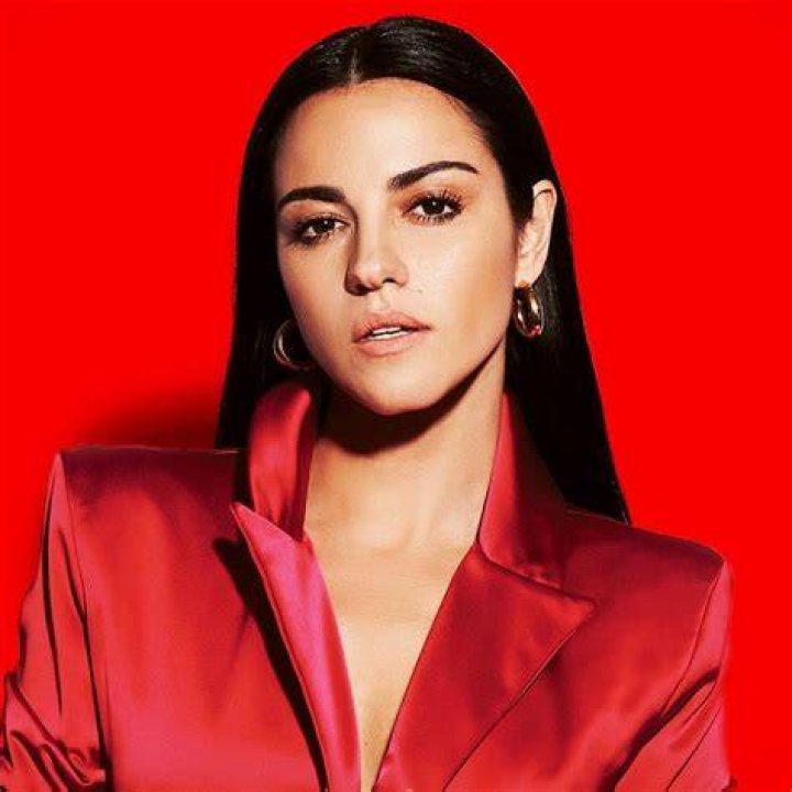 Mexican actress Maite Perroni height