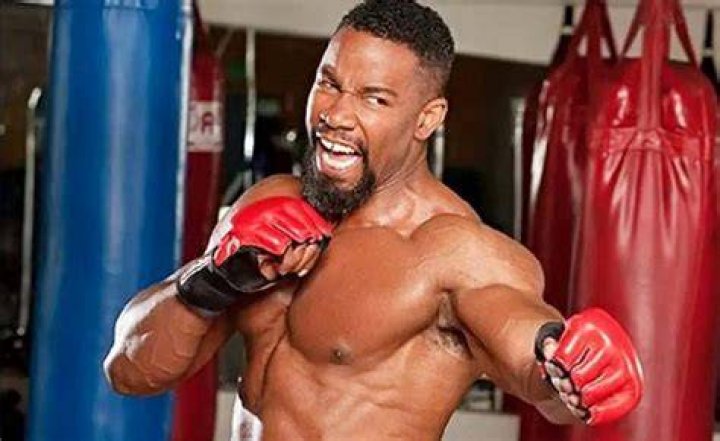 Michael Jai White training for a fighting scene