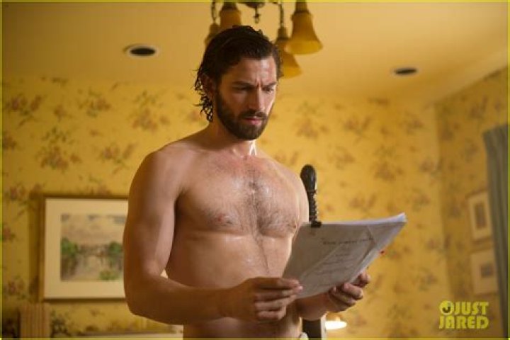 Michiel Huisman shirtless