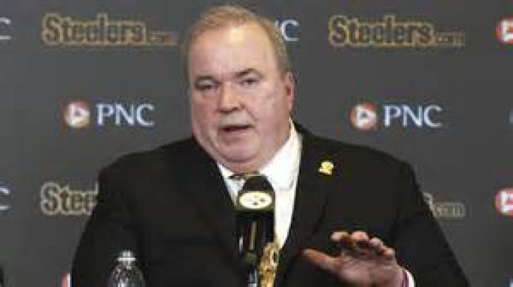 Mike McCarthy as seen with the Dallas Cowboys before practice in 2021