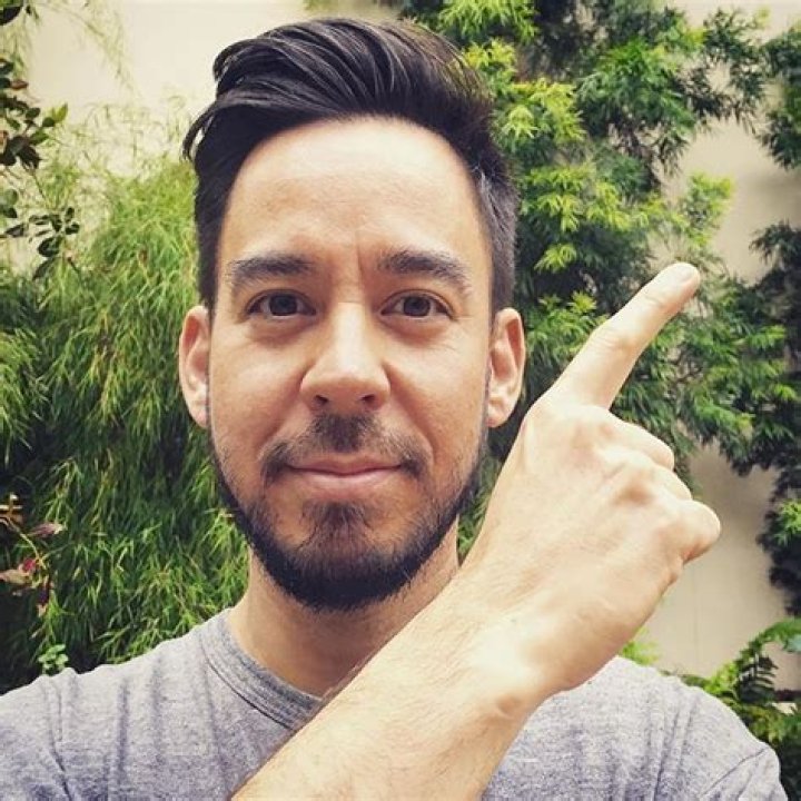 Mike Shinoda in an Instagram selfie in November 2017