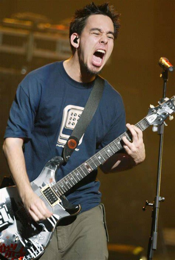 Mike Shinoda of other Linkin Park band members