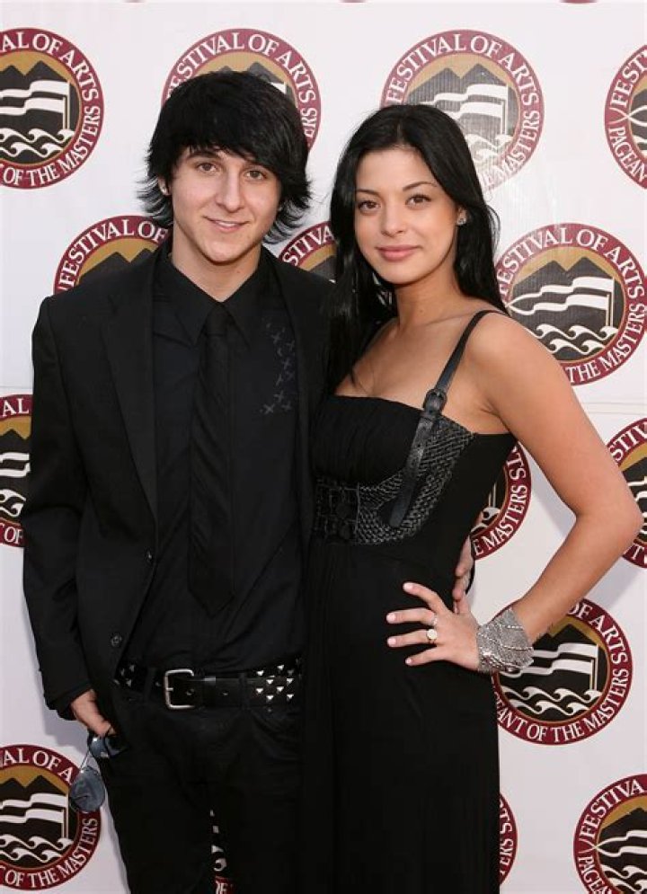 Mitchel Musso and Gia Mantegna