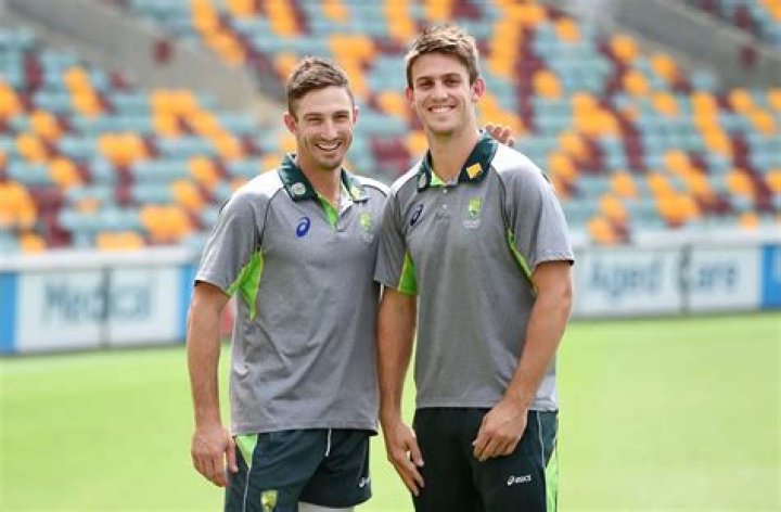 Mitchell Marsh with his brother Shaun, as seen in September 2018