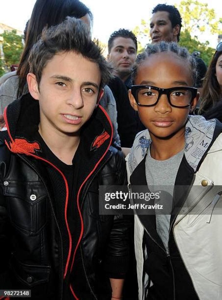 Moises Arias and Willow Smith