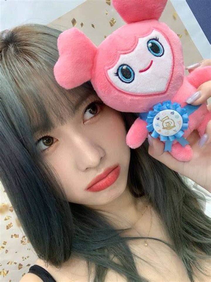 Momo in a selfie