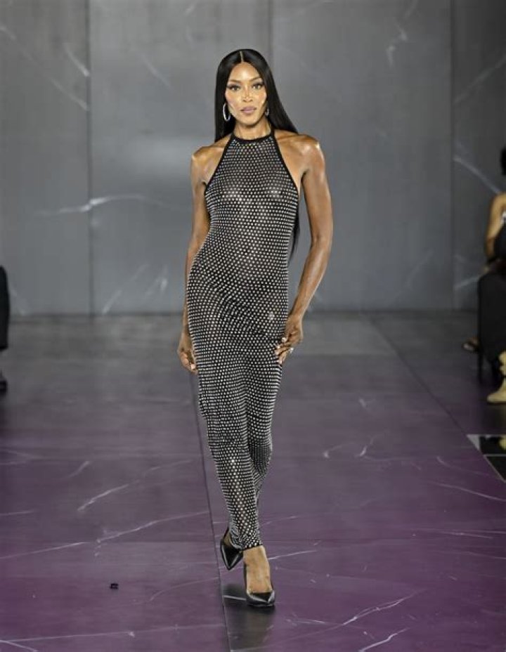 Naomi Campbell hot