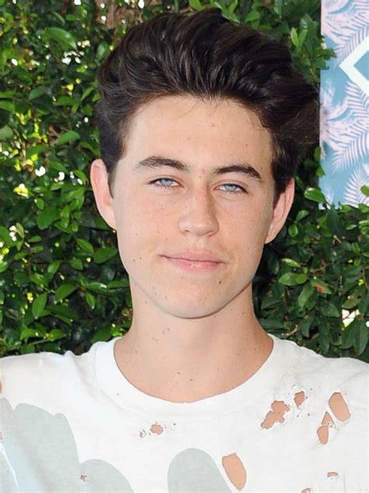 Nash Grier's shirtless body