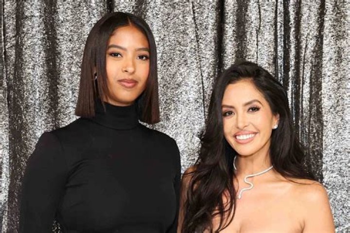 Natalia Bryant (Right) and her mother Vanessa Bryant in November 2020