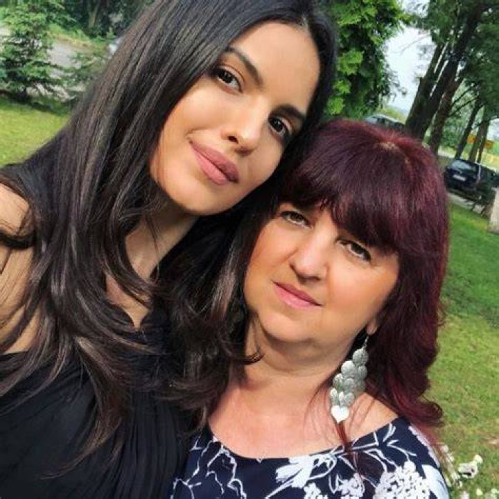 Nata&scaron;a seen with her mother Radmila Stanković in August 2019