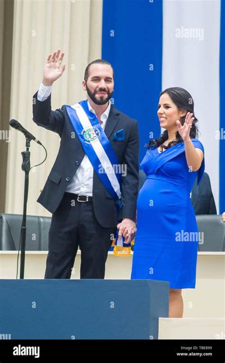 Nayib Bukele with his wife and daughter, as seen in April 2021