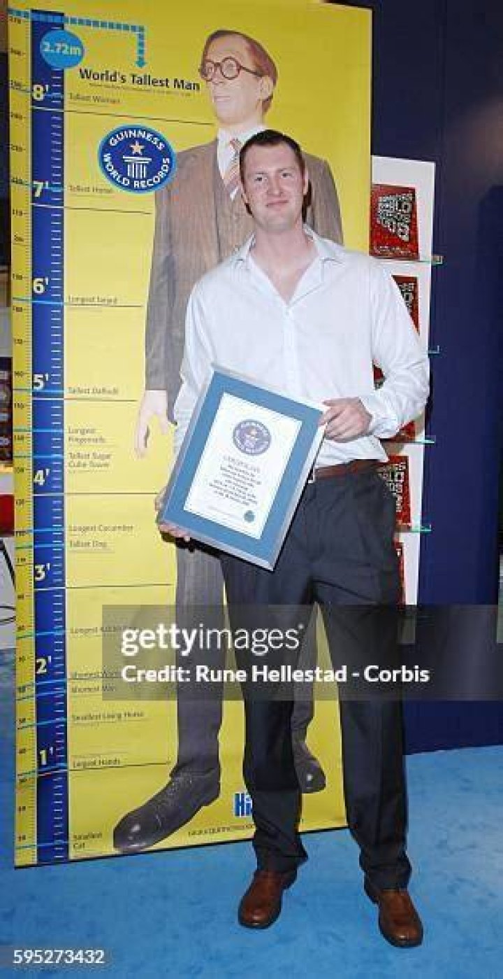 Neil Fingleton with his Guinness World Record Certificate in 2007