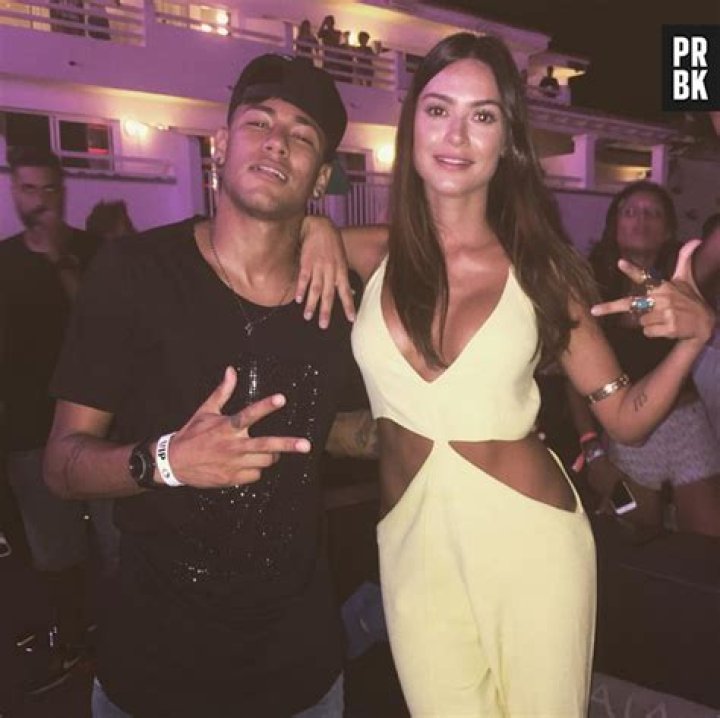 Neymar Jr and Thaila Ayala