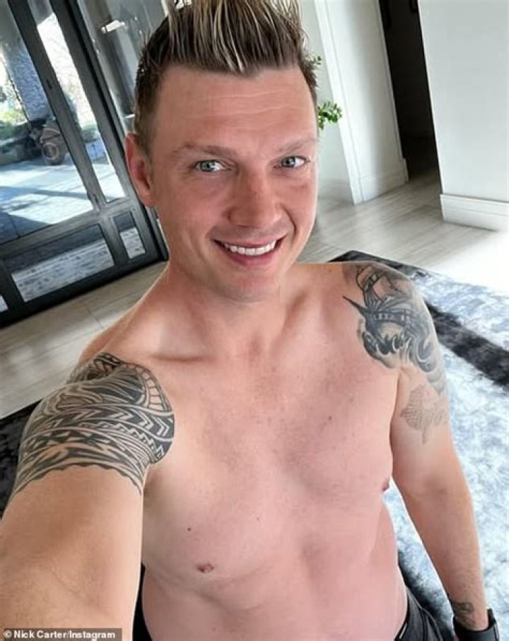 Nick Carter in a selfie at Disneyland in October 2018