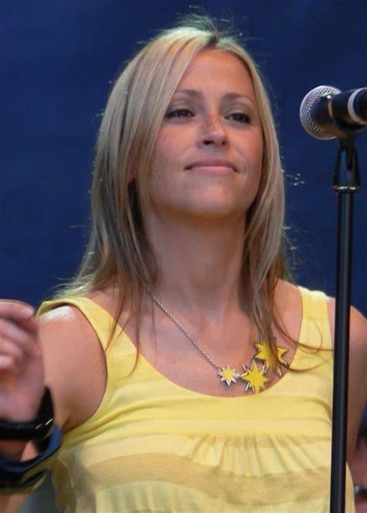 Nicole Appleton while performing as a member of All Saints in 2007