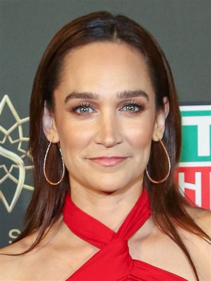 Nicole da Silva taking a selfie with actor Ryan Johnson in August 2017