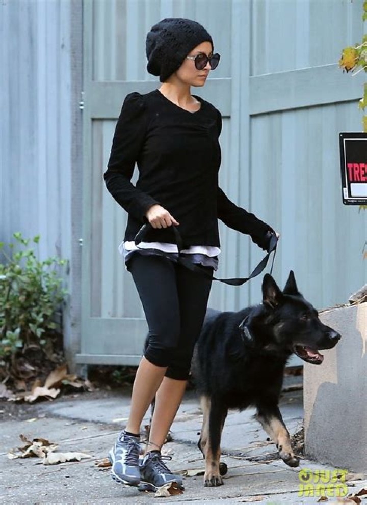 Nicole Richie walking with her dog Iro