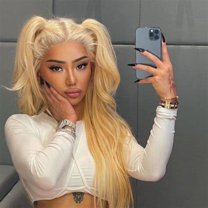 Nikita Dragun in an Instagram selfie as seen in October 2017