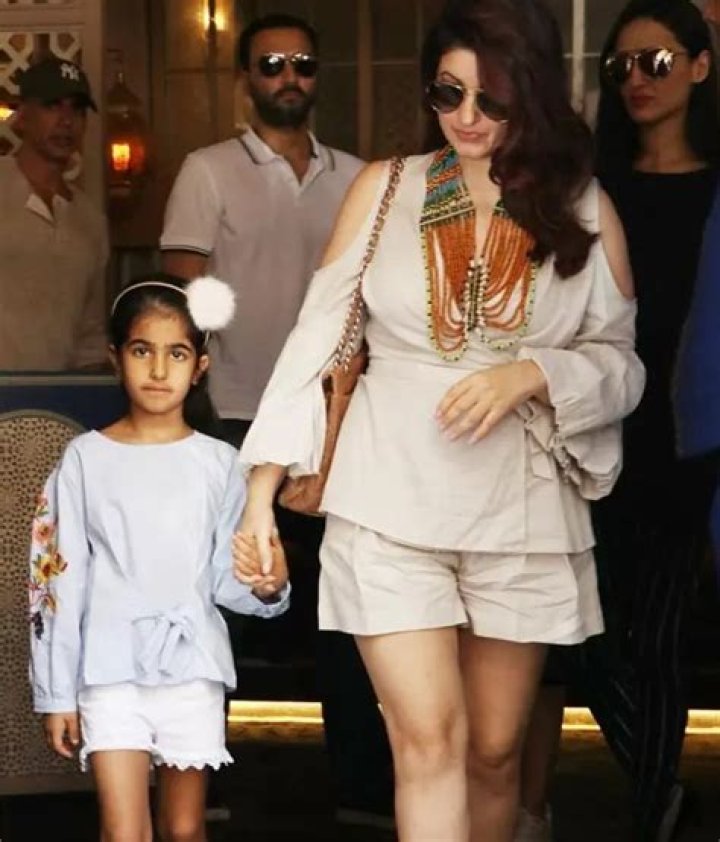 Nitara Kumar and her mother Twinkle Khanna in an Instagram post in March 2021