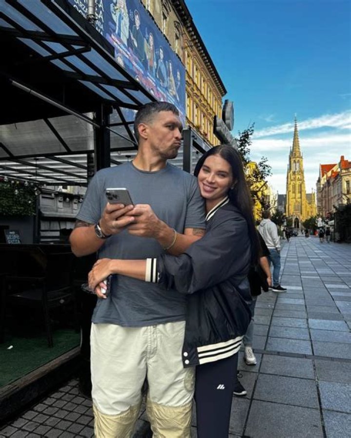 Oleksandr Usyk and Yekaterina Usyk, as seen in May 2021
