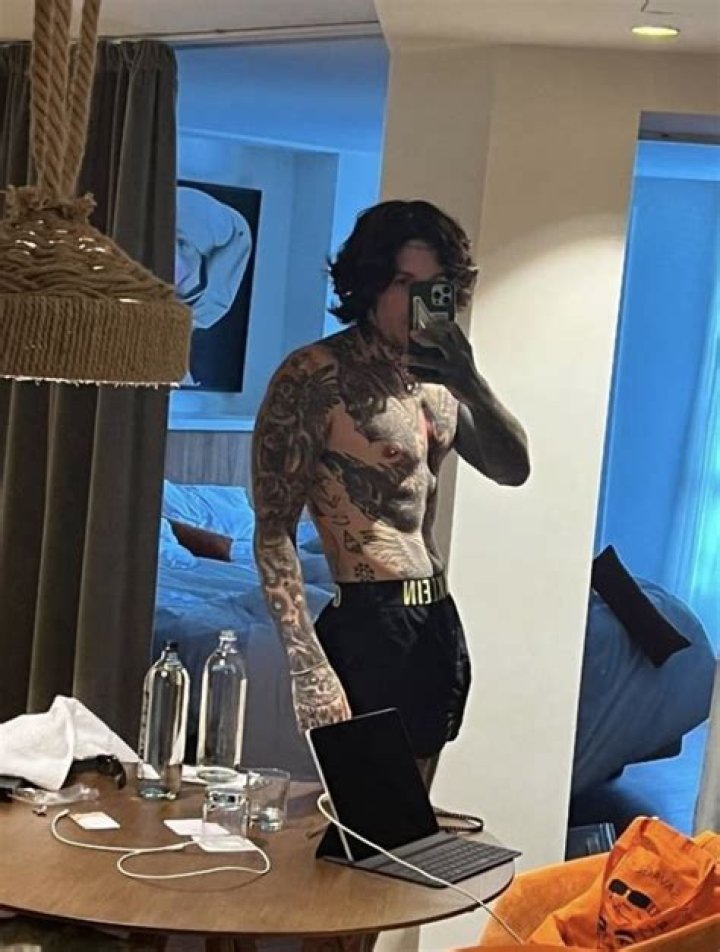 Oliver Sykes shirtless body