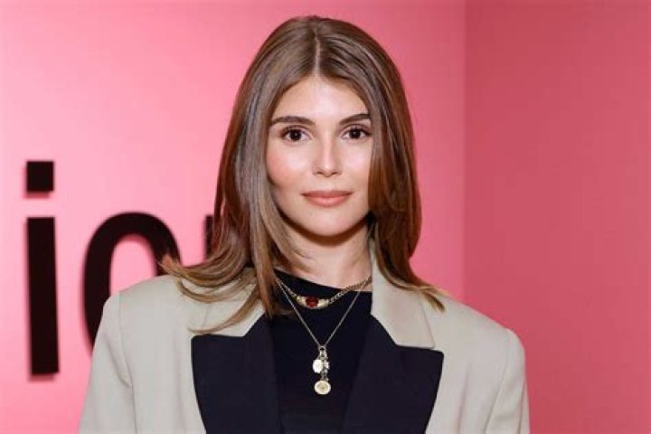 Olivia Jade Giannulli in a selfie justifying her enchanting beauty in March 2017