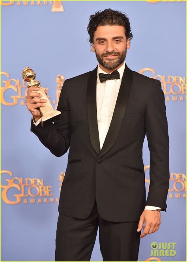 Oscar Isaac at 2016 Golden Globe Awards