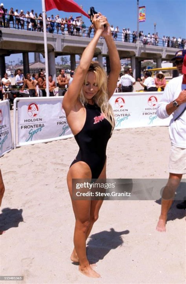 Pamela Anderson in black bikini in Hawaii in December 2014
