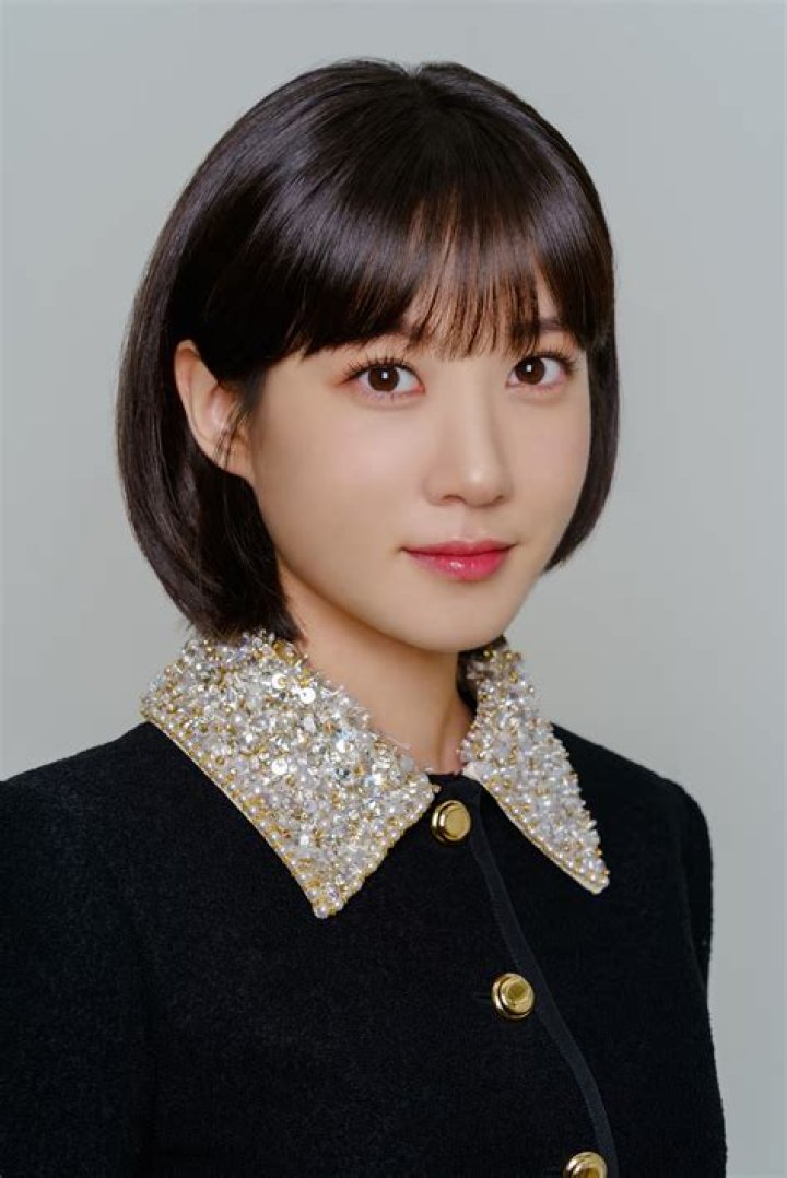 Park Eun-bin for Marie Claire Korea in September 2022