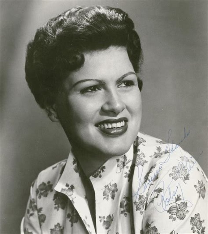 Patsy Cline in a publicity portrait for Decca Records in 1960