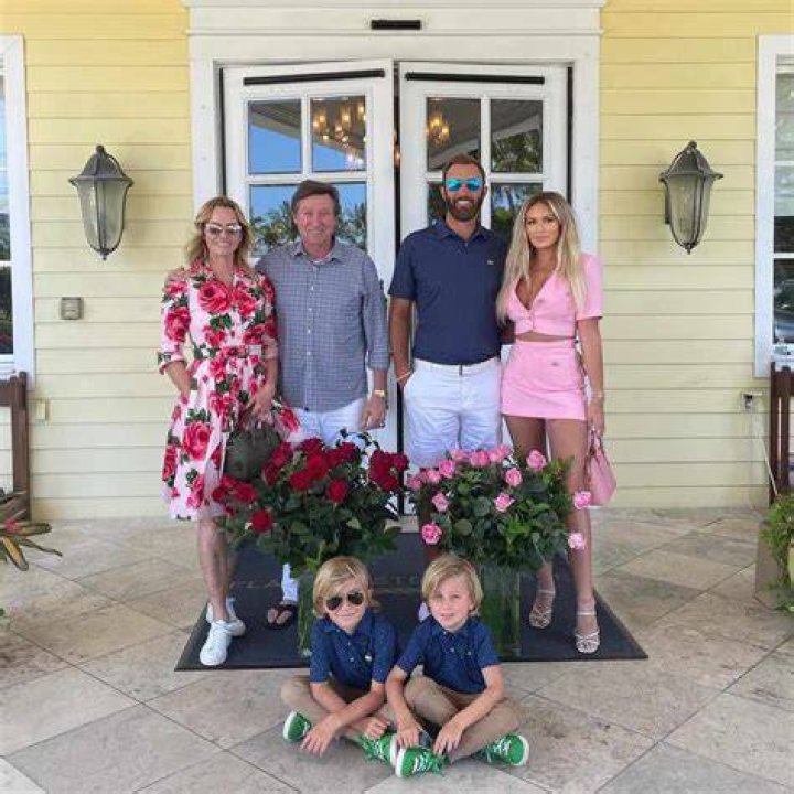 Paulina Gretzky family