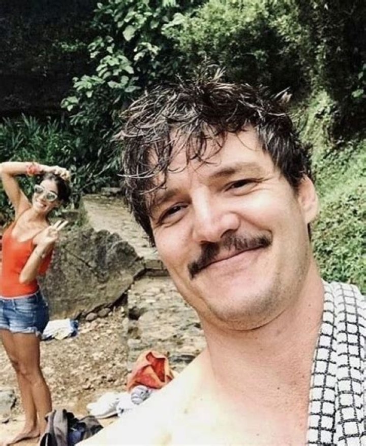 Pedro Pascal in a selfie with Grace Rowe in April 2018