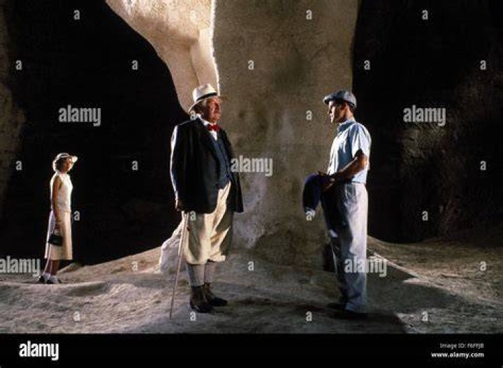 Peter Ustinov (Left) as Hercule Poirot with John Gielgud in 'Appointment with Death' (1988)