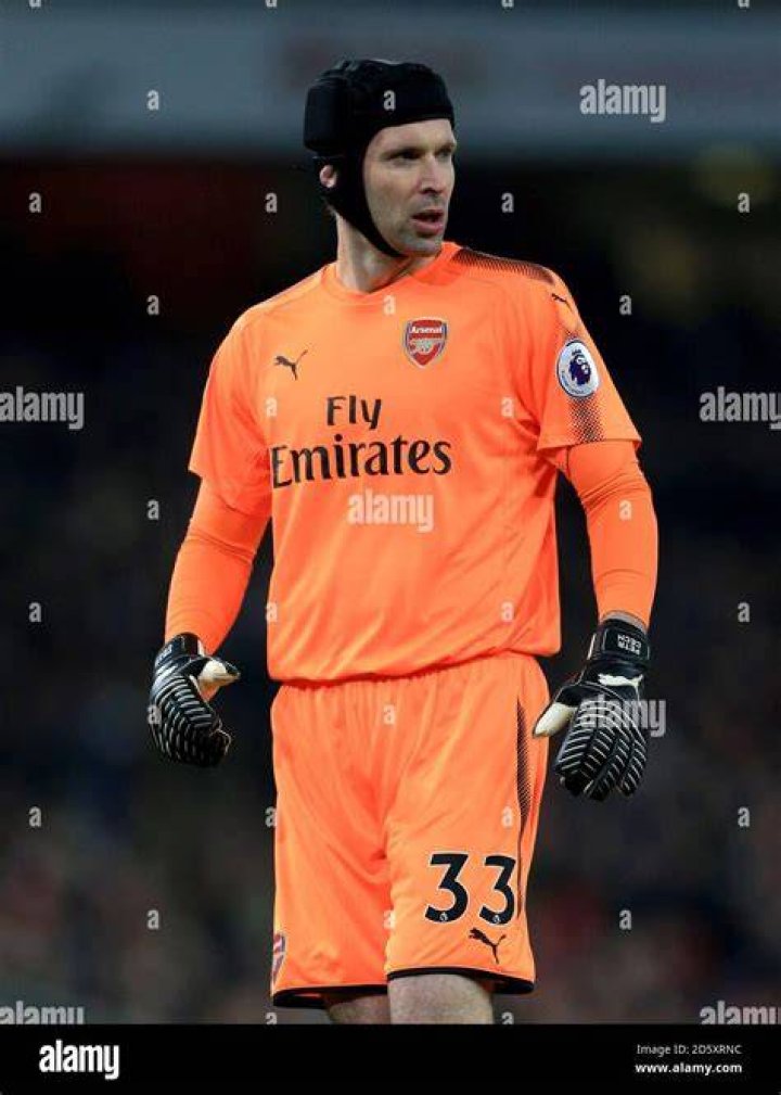 Petr Cech Arsenal teammates away fixture pouring rain 2016