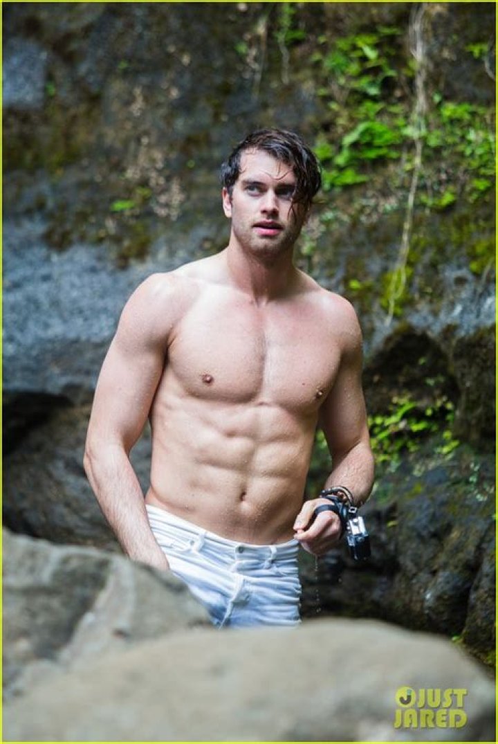 Pierson Fode shirtless in Hawaii